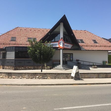 Apartments Avio Zgornji Brnik Eksteriør billede